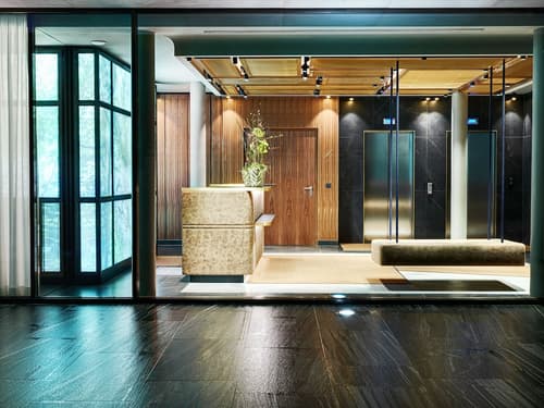 Stage 12 Hotel by Penz