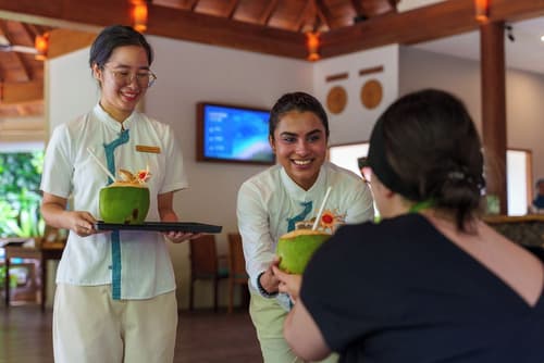 Reethi Faru Resort, Reception