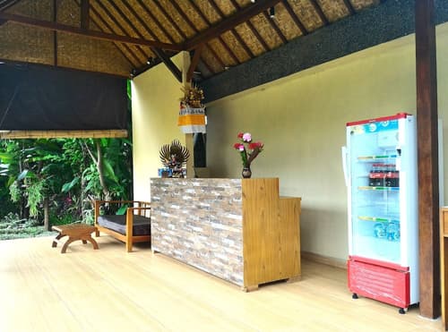Astawa House, Reception