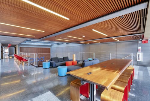 Pod Brooklyn, Lobby sitting area