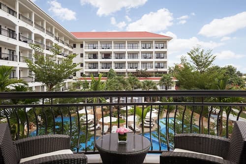 Courtyard by Marriott Siem Reap Resort, Pool