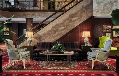 Graduate by Hilton Providence, Lobby