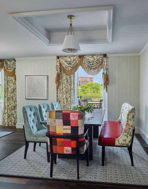 Graduate by Hilton Providence, Lobby