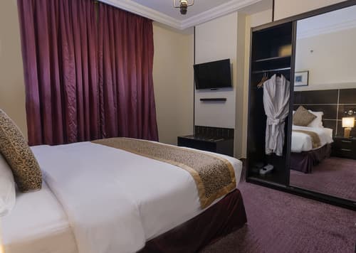 Platinum Seventy Serviced Apartments, Room