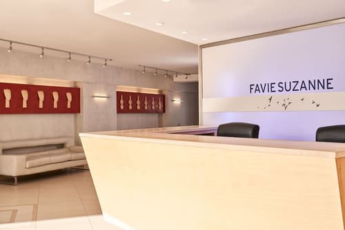 Favie Suzanne, Reception