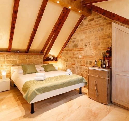 Stone House Luxury Rooms, Primary image