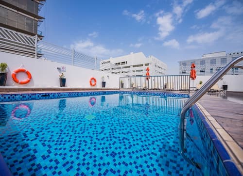 MENA Plaza Hotel Albarsha, Rooftop pool