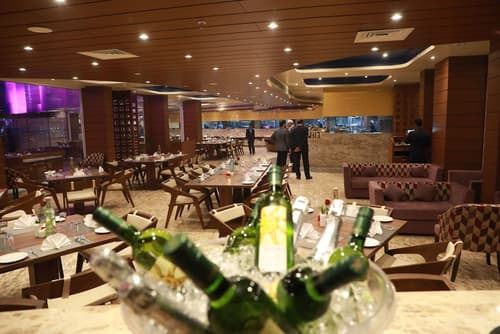 juSTa Luxe Sajjangarh Resort & Spa, Udaipur, Restaurant