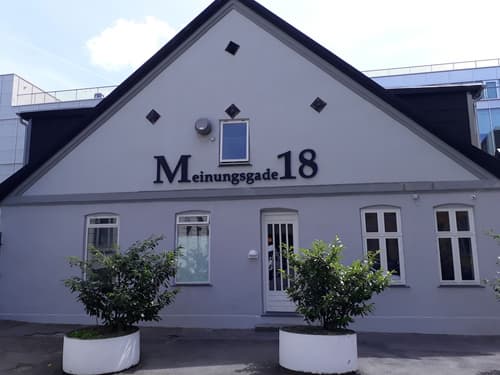 Hotel M18, Front of property