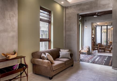 Treasures Hotel and Suites, Lobby sitting area