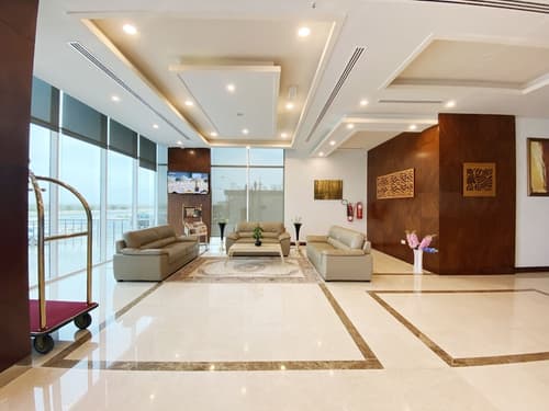 Surgrand Hotel, Lobby sitting area