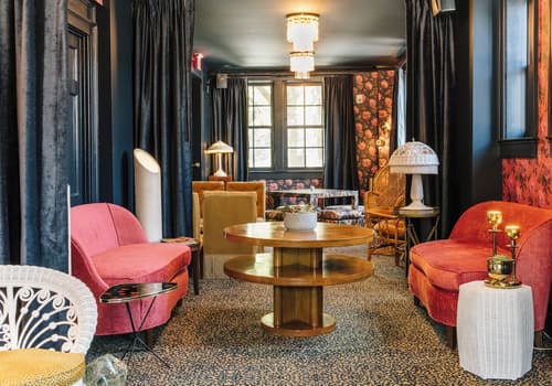 Hotel Clermont, Lobby sitting area