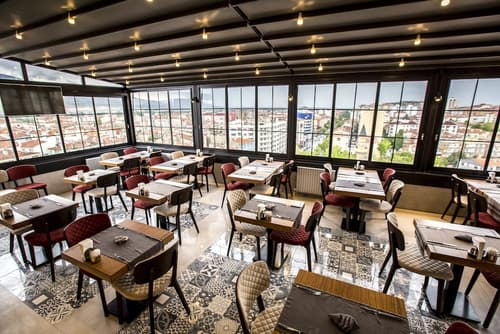 Honour Hotel, Restaurant