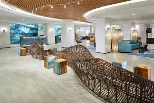 OUTRIGGER Waikiki Beachcomber Hotel, Lobby