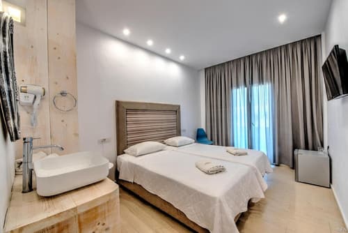 Anamar Santorini, Room