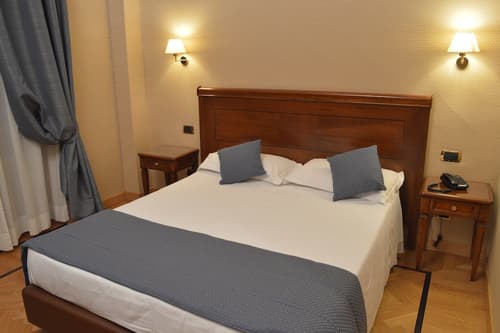 Hotel Montecarlo, Room