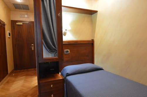 Hotel Montecarlo, Room