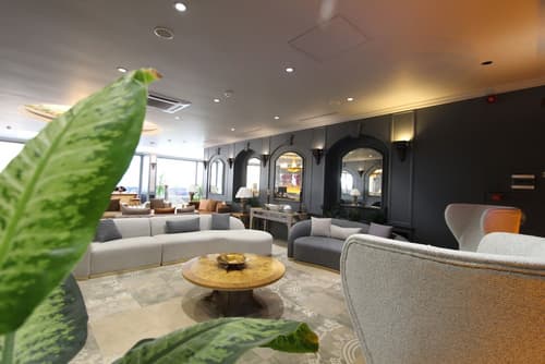 Funda Hotel, Lobby