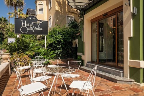 BYPILLOW California, Front of property