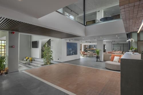 Alkyon Hotel, Reception