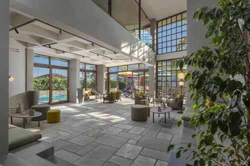 Alkyon Hotel, Lobby lounge