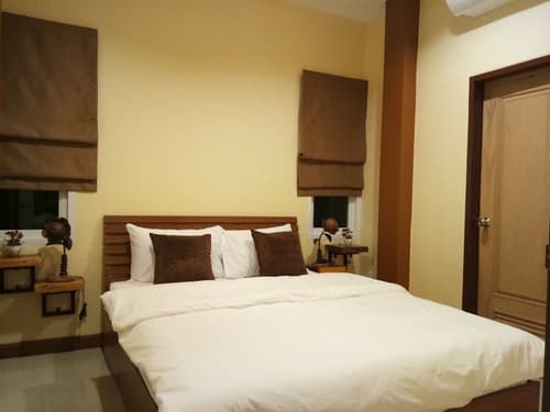 Baan Sooksiri Bangsaray, Room