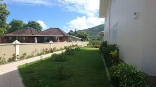 Seashell Beach Villa, Garden