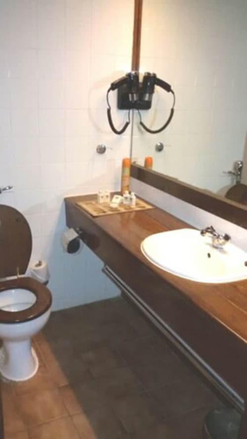 Lobo Wildlife Lodge, Bathroom