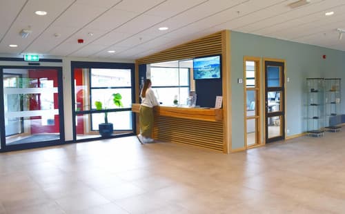 Raulandsakademiet og Vandrerhjem, Reception