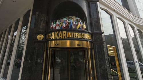 Akar International Hotel, Property entrance