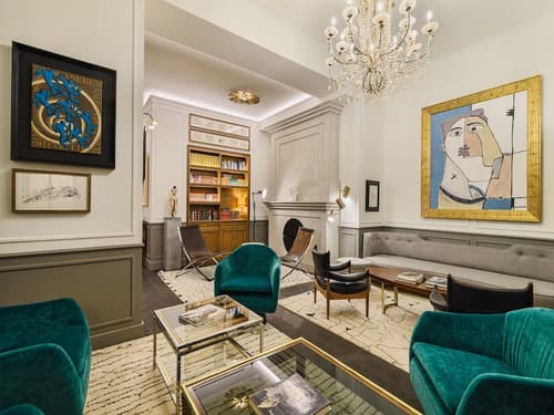 H10 Madison, Lobby sitting area