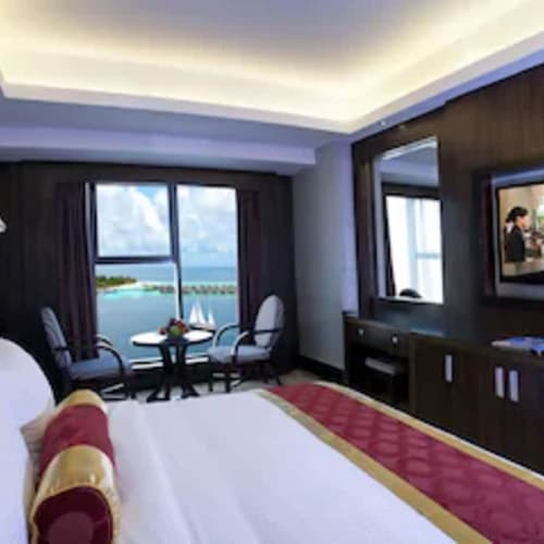 Nanyang Seascape, Room