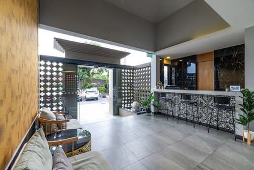 Antiya Hotel Phuket, Lobby sitting area