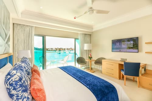 Harbor Club St. Lucia, Curio Collection by Hilton, Room
