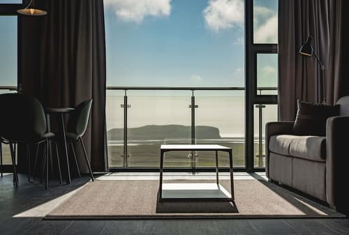 Black Beach Suites, Primary image