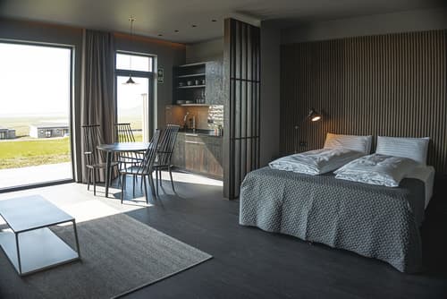 Black Beach Suites, Room