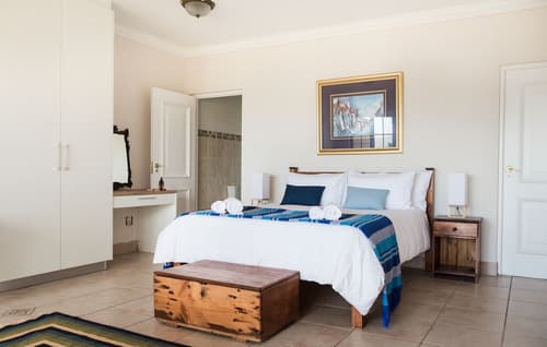 Moncrieff Manor, Room