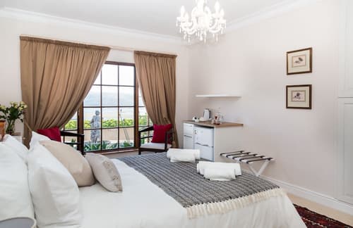 Moncrieff Manor, Room