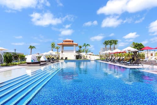 DoubleTree by Hilton Okinawa Chatan Resort, Pool