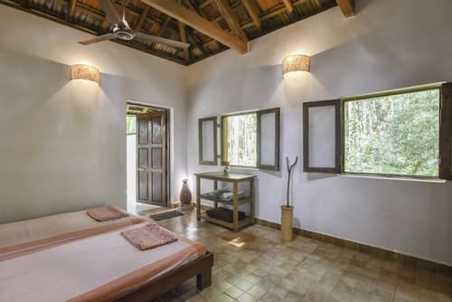 Dudhsagar Plantation, Room