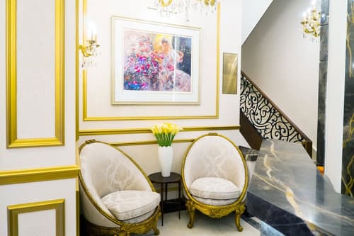 Kensington Prime Hotel, Lobby sitting area