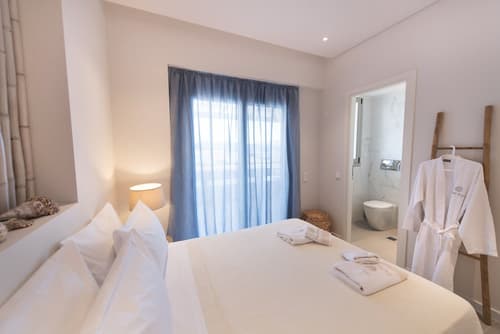 Crystal Waters, Room