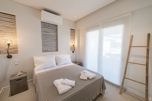 Crystal Waters, Room