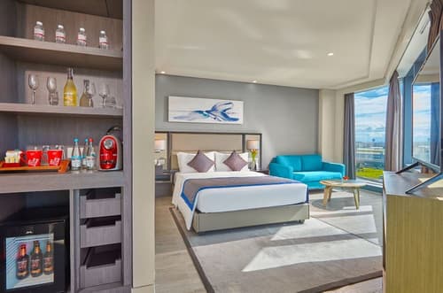 Savoy Hotel Manila near Airport NAIA Terminal 3 MNL, Room