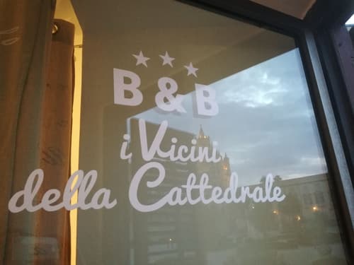 I vicini della cattedrale, Lobby