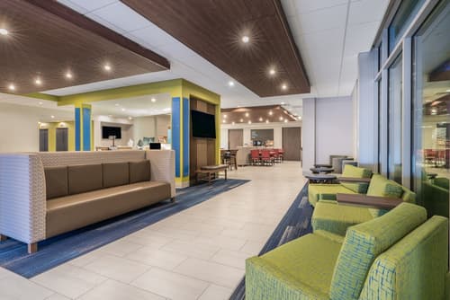 Holiday Inn Express & Suites Lake Havasu - London Bridge by IHG, Lobby sitting area