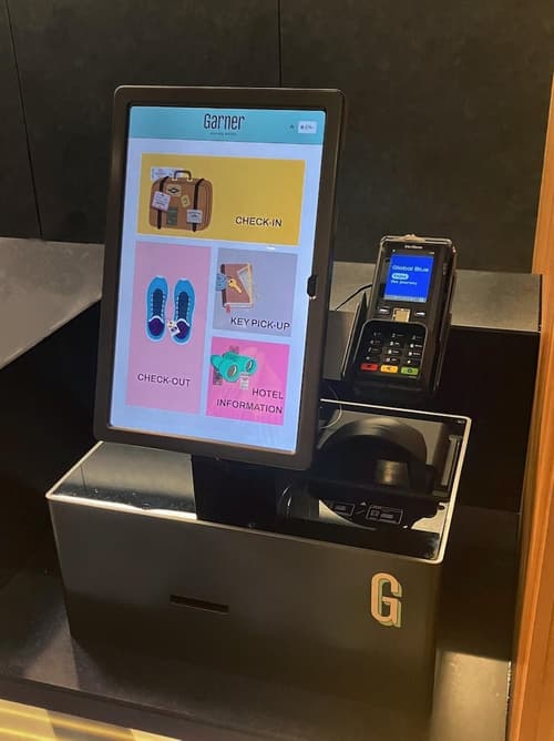Garner Osaka Honmachi Kita Semba by IHG, Check-in/check-out kiosk