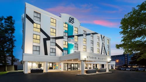 Studio Allston Hotel, Primary image