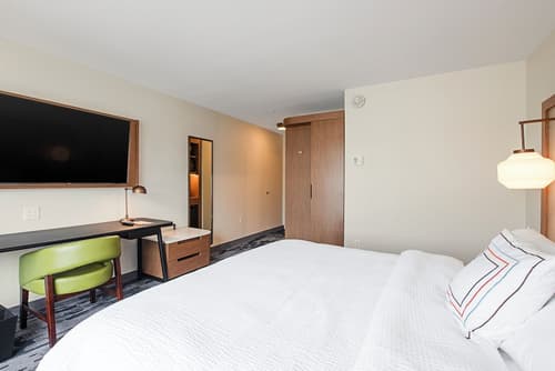 Fairfield Inn & Suites by Marriott Duluth Waterfront, Room