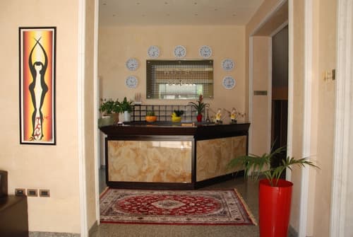 Hotel Gega, Reception